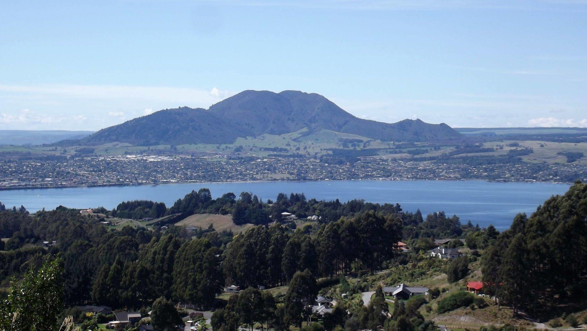 The Lakeview House Taupo Ngoại thất bức ảnh